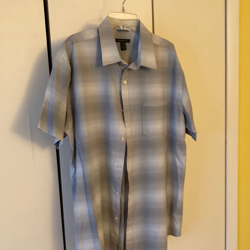 Men short sleeve classic button down shirt